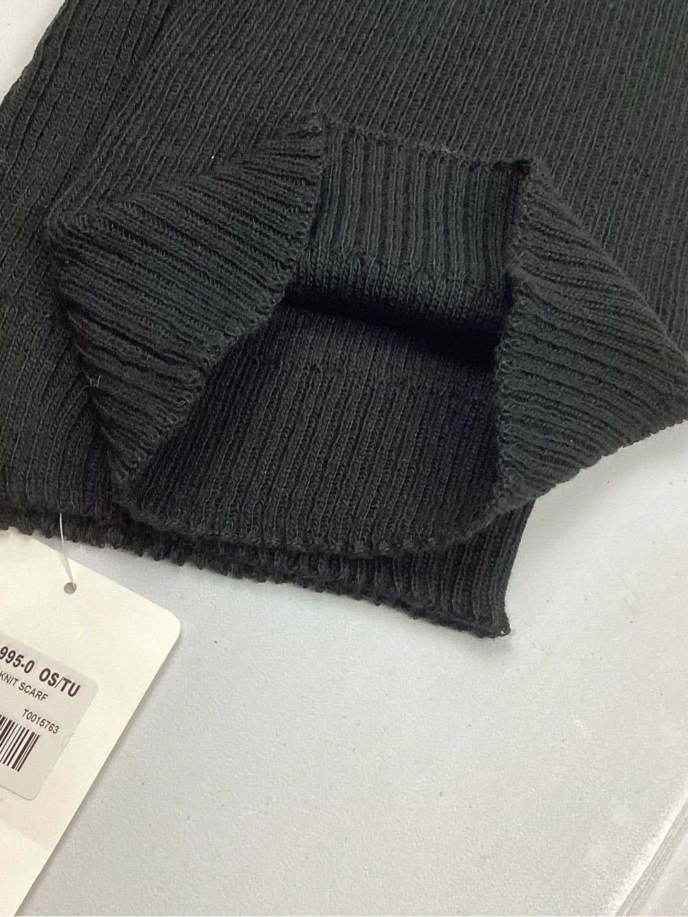 Roots 73 Wallace Black Knit Scarf Unisex New with tag